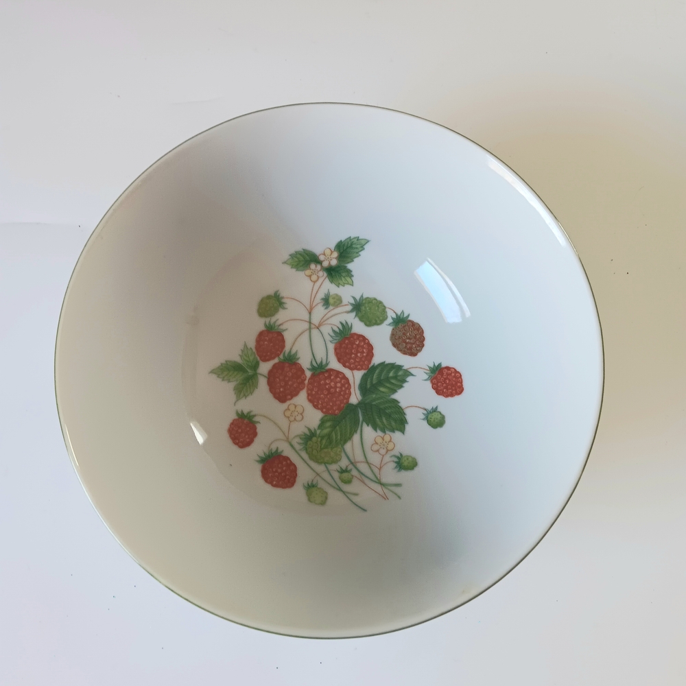 Schmid The Creative Hand Exclusive Design Raspberry Berry Fruit Serving 8" Bowl